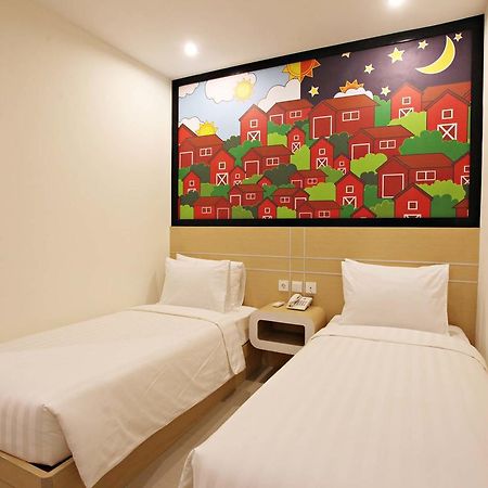 Nite & Day Surabaya - Gunungsari Hotel Exterior photo