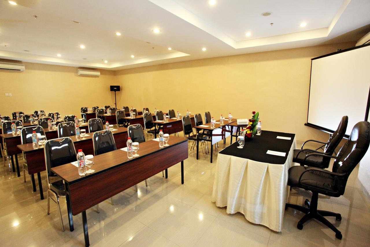 Nite & Day Surabaya - Gunungsari Hotel Exterior photo