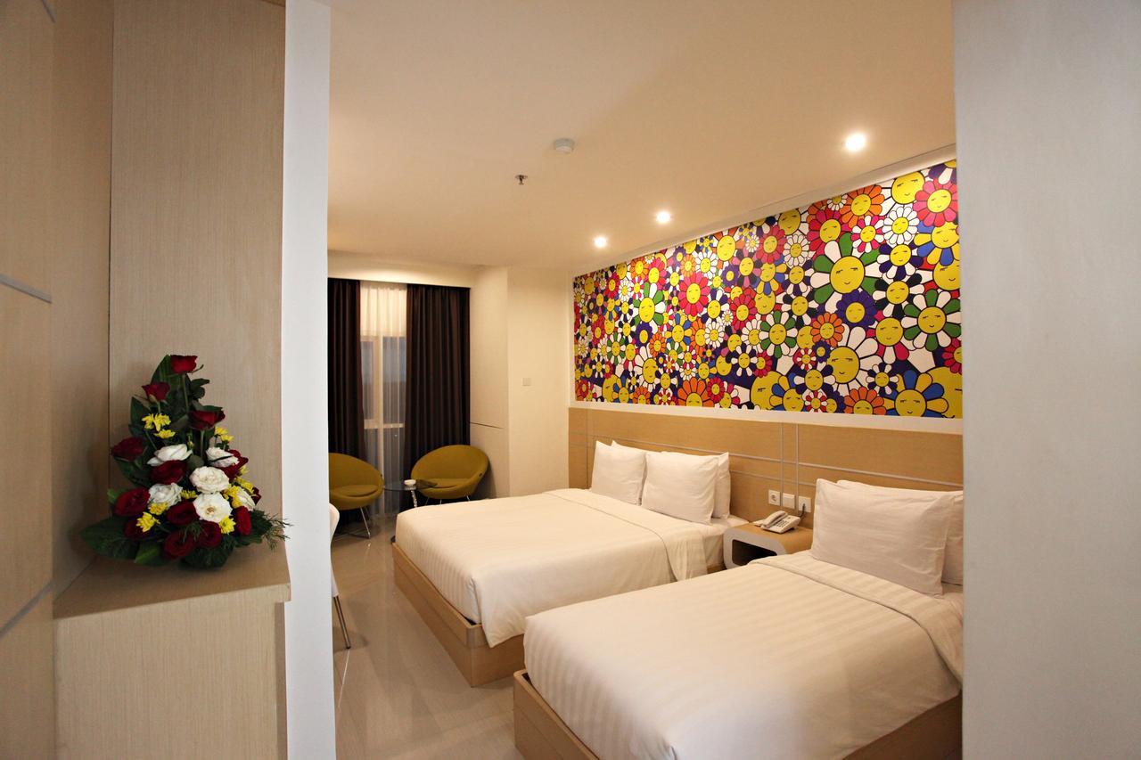 Nite & Day Surabaya - Gunungsari Hotel Exterior photo